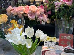 -何兮花店·气球派对鲜花店(马桥银春路万科城店)