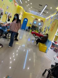 -爆米花儿童美发乐园