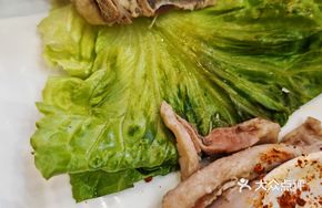 Hand-grabbed Lamb Ribs