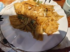 腊八蒜爆藕片-满堂春特色餐馆