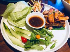 蜜糖炭烧猪颈肉配沙拉-星叶·东南亚料理(宁波万象汇店)