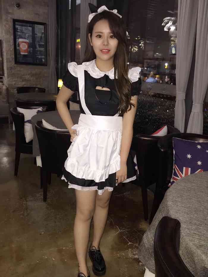 打分 晚上现在这里新推出了酒吧服务.还有女仆.环境也不错 酒水满全的