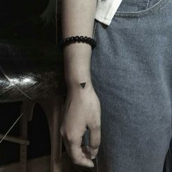 -Black Tattoo Studio