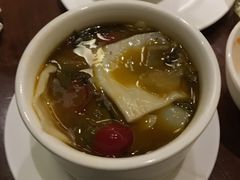 酸菜手搓面块-渝半城经典川粤菜(重庆天地店)