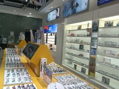 -诺柯视眼镜-蔡司依视路官方工厂店(淞南一店)