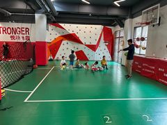 -悦动体能篮球羽毛球网球(三里河店)