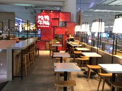 用餐区-百事佳烧鸭牛腩(上海虹桥站店)