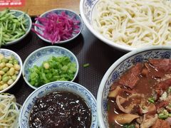 老北京炸酱面-门框胡同百年卤煮(新街口店)