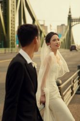 -雪中彩影婚纱摄影·微光艺术中心