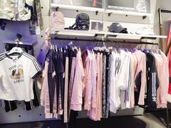 -阿迪达斯(武林银泰三叶草店)