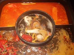 -老牌坊云南鱼豆花火锅(哈西万达店)