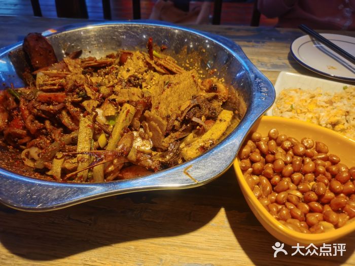 嘎嘎鸭下巴·爆辣干锅(明教寺店)图片