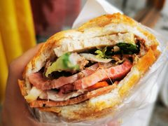 -Bánh Mì Huynh Hoa