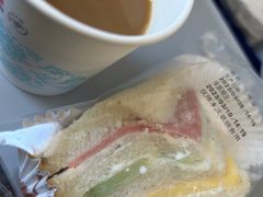 -东方航空(虹桥路店)