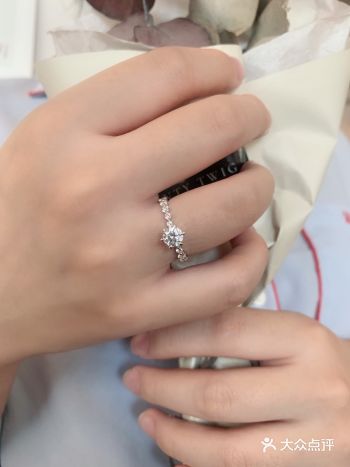 我的50分仙气钻戒~小而美！太精致了吧！