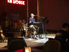 -TZ House音乐现场(来福士中心店)