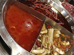 小红清香三拼锅底-陈艳红火锅菜·冒菜(簋街店)