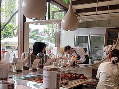 -VERIE BAKEHOUSE