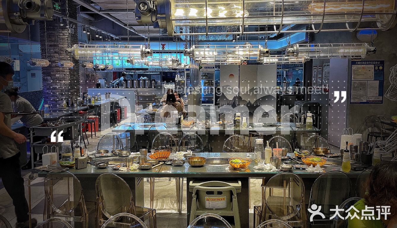 拍照打卡烤肉店｜工业风新盒子