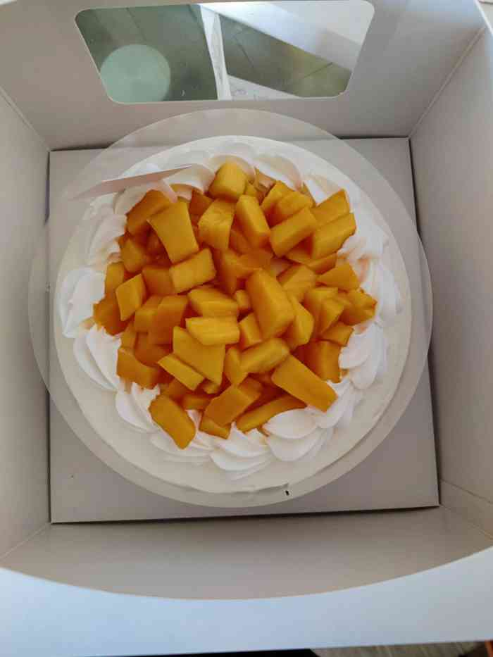 夕夏巴黎蛋糕-"蛋糕长的很好看,应该是乳脂奶油,口感也不.