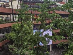 -瑞虹新天地月亮湾