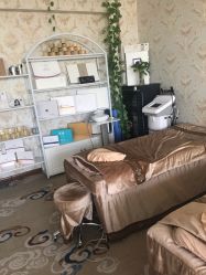 -阿茹娜美容会馆