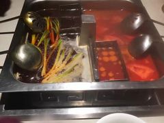 -海底捞火锅鲜切牛肉主题店(长寿路店)