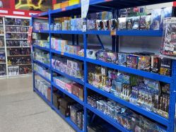 -逝水玩具折扣店