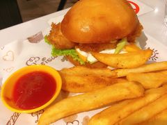 香芒牛油果酱炸鱼柳中式汉堡-打趸BTC·Breaktime cafe(北京路店)