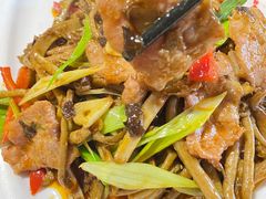 茶树菇牛柳-闻道食府烙饼卷带鱼(原车耳营店原大觉寺店)