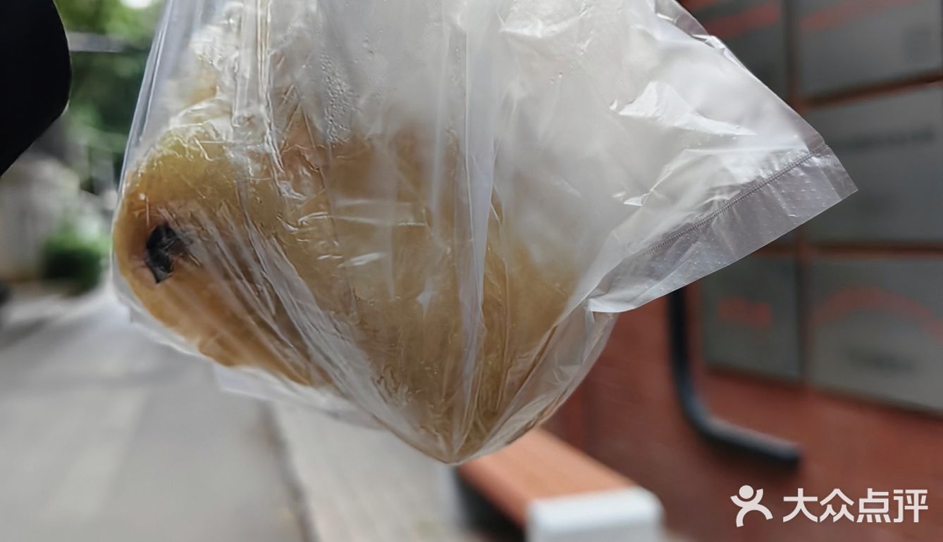 🍃人间烟火气，最抚凡人心”—✨铁桶糯米鸡，小时候味道~😋