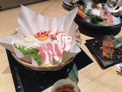 -枝魯枝魯自助料理