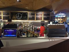 -新华里咖啡书吧(新华书店小寨店)