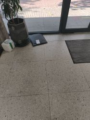 -PE SALON