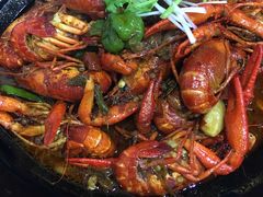 -虾弄弄海派小龙虾·牛羊蝎子火锅
