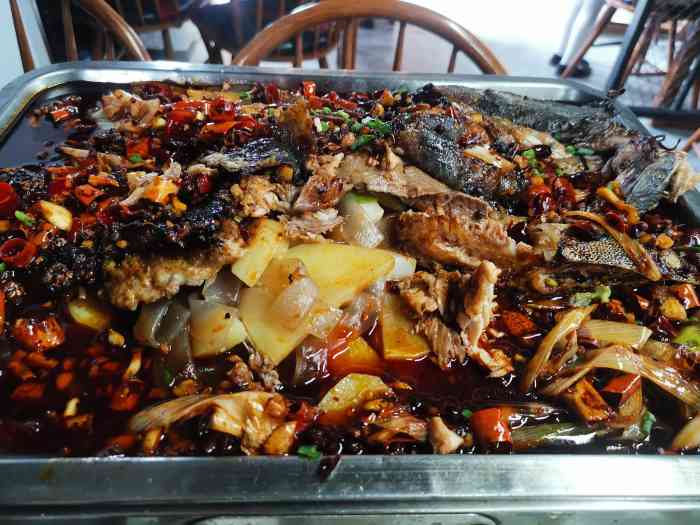 成为第一个点赞的人1孙小狗1月26日 11:05打分烤鱼很好吃 是炭火烤的