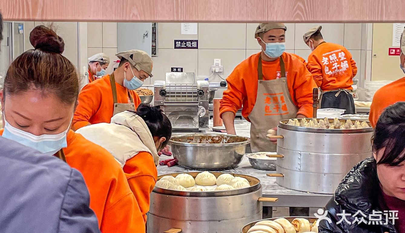 跟长沙娭毑抢包子吃！这家店排队也要买