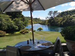 -Huka Lodge