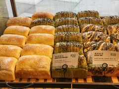 -Dough&Joe团憩(瑞虹天地月亮湾店)