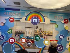 -m豆巧克力世界(上海世茂广场店)