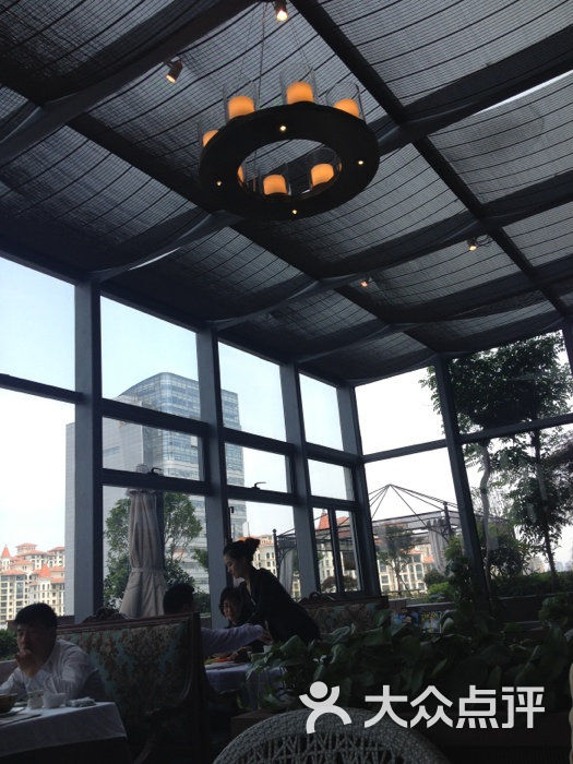 金海华·小爱都市情感餐厅