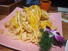 -月亮眼花园餐厅书吧酒吧