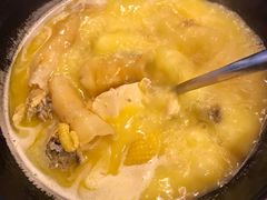 -鲜入围煮花胶鸡海鲜火锅