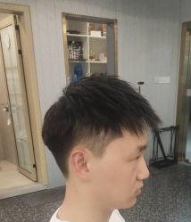 -即型男士理发工作室