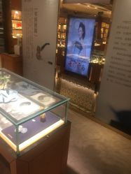 -北京七彩云南翡翠珠宝旗舰店(月坛店)