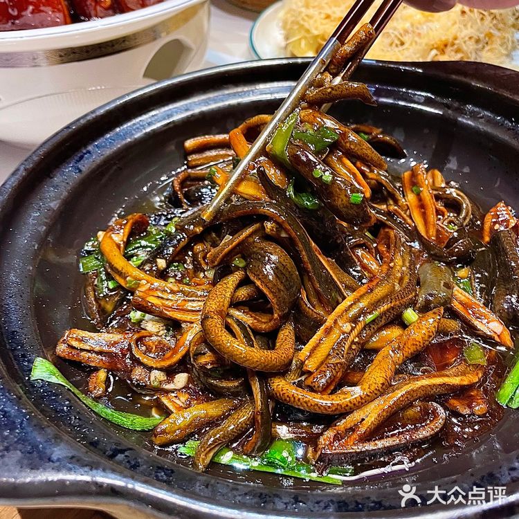 我帮胡歌推荐上海特色😋来八爷吃宝总泡饭啦！
