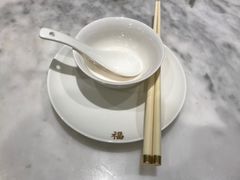 -香港百合居(LCM置汇旭辉广场店)
