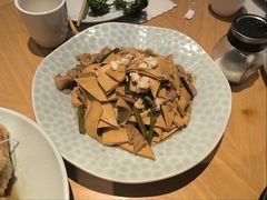 辽西干豆腐炒尖椒-红樱桃·欢乐餐厅(太原里店)