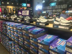 -SKECHERS 斯凯奇(上海国际时尚中心店)