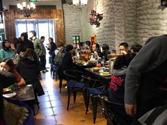 大堂-巴四老城区炭火蛙锅(张江店)